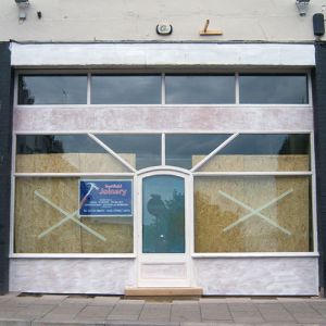 Photo 031 - Shop Front (Mid Build)