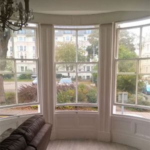 Photo 052 - Curved Box Sash Windows